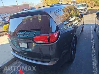 2018 Chrysler Pacifica Limited 121.6" WB - miniatura 4
