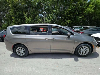 2018 Chrysler Pacifica LX 121.6" WB - miniatura 4