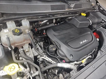 2018 Chrysler Pacifica LX 121.6" WB – miniatura 15