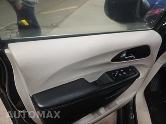 2018 Chrysler Pacifica LX 121.6" WB – miniatura 9