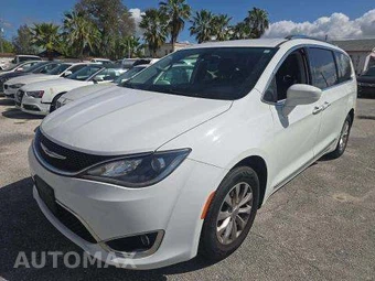 2018 Chrysler Pacifica Touring L 121.6" WB