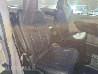 2018 Chrysler Pacifica Touring L 121.6" WB – miniatura 17