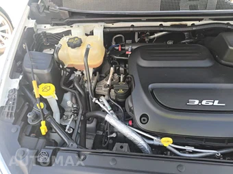 2018 Chrysler Pacifica Touring L 121.6" WB – miniatura 28