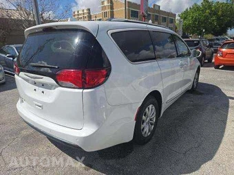 2018 Chrysler Pacifica Touring L 121.6" WB – miniatura 3