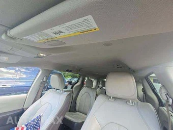 2018 Chrysler Pacifica Touring L 121.6" WB – miniatura 11