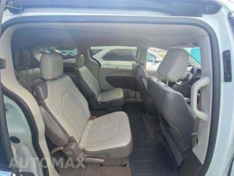 2018 Chrysler Pacifica Touring L 121.6" WB – miniatura 17
