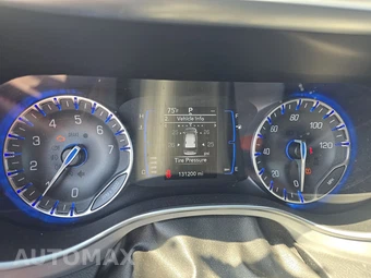 2018 Chrysler Pacifica Touring L 121.6" WB – miniatura 12