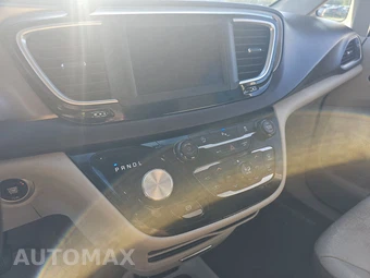 2018 Chrysler Pacifica Touring L 121.6" WB - miniatura 11