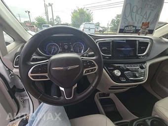 2018 Chrysler Pacifica Touring L 121.6" WB - miniatura 10