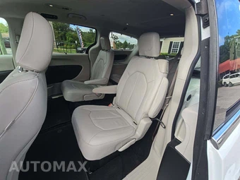 2018 Chrysler Pacifica Touring L 121.6" WB - miniatura 13
