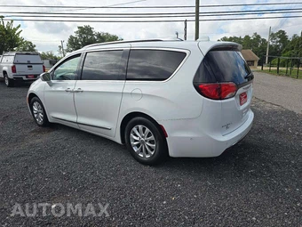 2018 Chrysler Pacifica Touring L 121.6" WB - miniatura 2