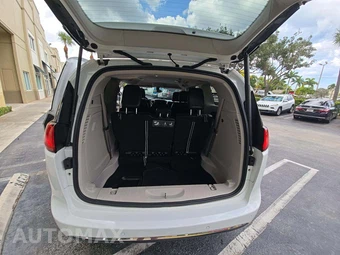 2018 Chrysler Pacifica Touring L 121.6" WB – miniatura 12