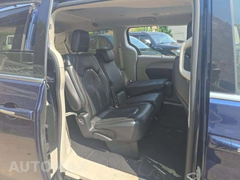 2018 Chrysler Pacifica Touring L 121.6" WB – miniatura 17