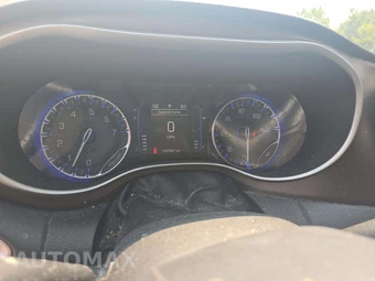 2018 Chrysler Pacifica Touring L 121.6" WB – miniatura 9