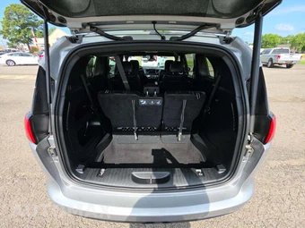 2018 Chrysler Pacifica Touring L 121.6" WB – miniatura 12