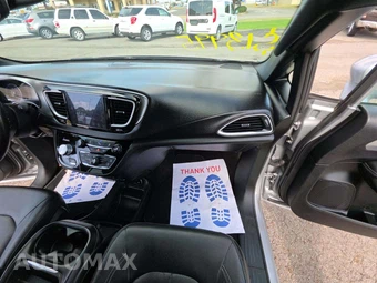2018 Chrysler Pacifica Touring L 121.6" WB – miniatura 17