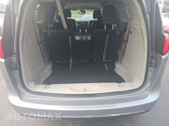 2018 Chrysler Pacifica Touring L 121.6" WB – miniatura 15