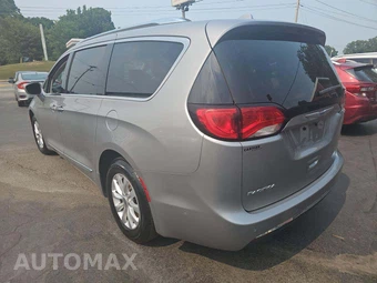 2018 Chrysler Pacifica Touring L 121.6" WB – miniatura 2
