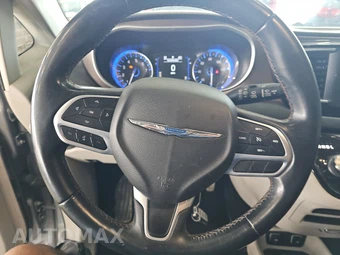 2018 Chrysler Pacifica Touring L 121.6" WB – miniatura 10