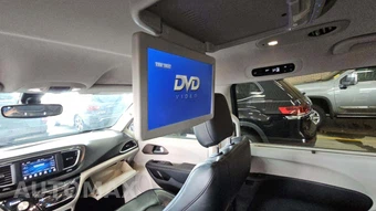 2018 Chrysler Pacifica Touring L 121.6" WB – miniatura 17