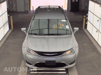 2018 Chrysler Pacifica Touring L 121.6" WB – miniatura 2