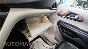 2018 Chrysler Pacifica Touring L 121.6" WB – miniatura 48