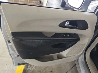 2018 Chrysler Pacifica Touring L 121.6" WB – miniatura 9