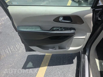 2018 Chrysler Pacifica Touring L 121.6" WB – miniatura 9