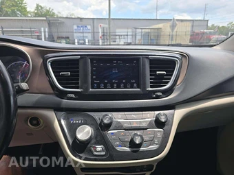 2018 Chrysler Pacifica Touring L 121.6" WB – miniatura 10
