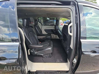 2018 Chrysler Pacifica Touring L 121.6" WB – miniatura 17