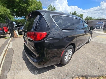 2018 Chrysler Pacifica Touring L 121.6" WB – miniatura 3