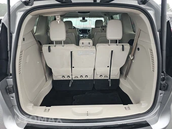 2018 Chrysler Pacifica Touring L 121.6" WB – miniatura 17