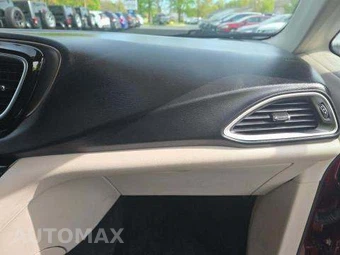 2018 Chrysler Pacifica Touring L 121.6" WB – miniatura 21