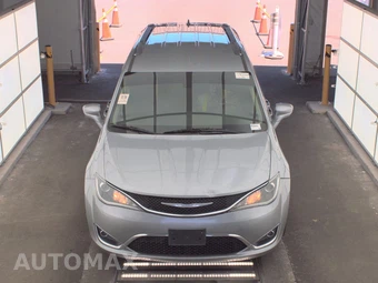 2018 Chrysler Pacifica Touring L 121.6" WB - miniatura 2