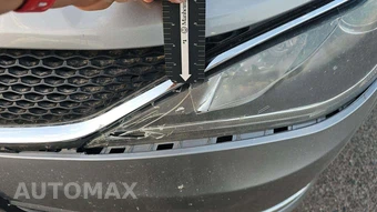 2018 Chrysler Pacifica Touring L 121.6" WB - miniatura 32