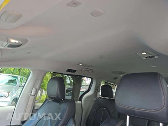 2018 Chrysler Pacifica Touring L 121.6" WB – miniatura 11