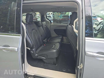 2018 Chrysler Pacifica Touring L 121.6" WB – miniatura 17