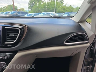 2018 Chrysler Pacifica Touring L 121.6" WB – miniatura 20