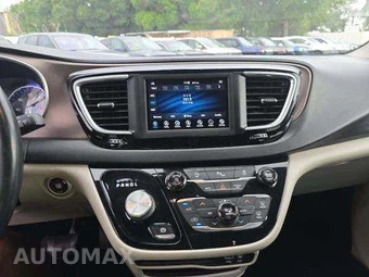 2018 Chrysler Pacifica Touring L 121.6" WB - miniatura 11