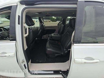 2018 Chrysler Pacifica Touring L 121.6" WB - miniatura 14
