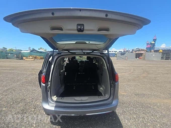 2018 Chrysler Pacifica Touring L 121.6" WB – miniatura 15