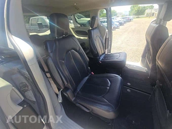 2018 Chrysler Pacifica Touring L 121.6" WB – miniatura 17