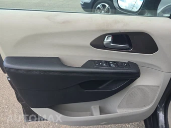 2018 Chrysler Pacifica Touring L 121.6" WB – miniatura 9