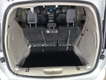2018 Chrysler Pacifica Touring L 121.6" WB – miniatura 17