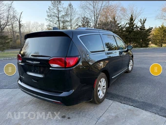 2018 Chrysler Pacifica Touring L 121.6" WB - miniatura 3