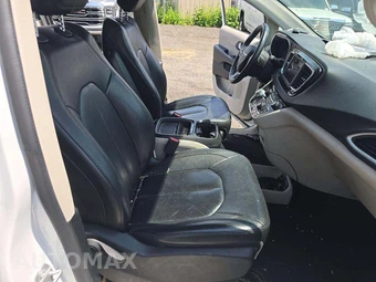 2018 Chrysler Pacifica Touring L 121.6" WB – miniatura 16