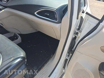 2018 Chrysler Pacifica Touring L 121.6" WB – miniatura 17
