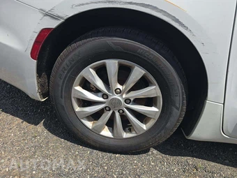 2018 Chrysler Pacifica Touring L 121.6" WB – miniatura 29
