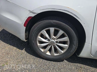 2018 Chrysler Pacifica Touring L 121.6" WB – miniatura 30