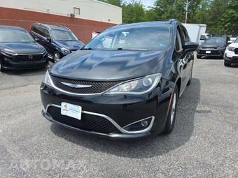 2018 Chrysler Pacifica Touring L Plus 121.6" WB